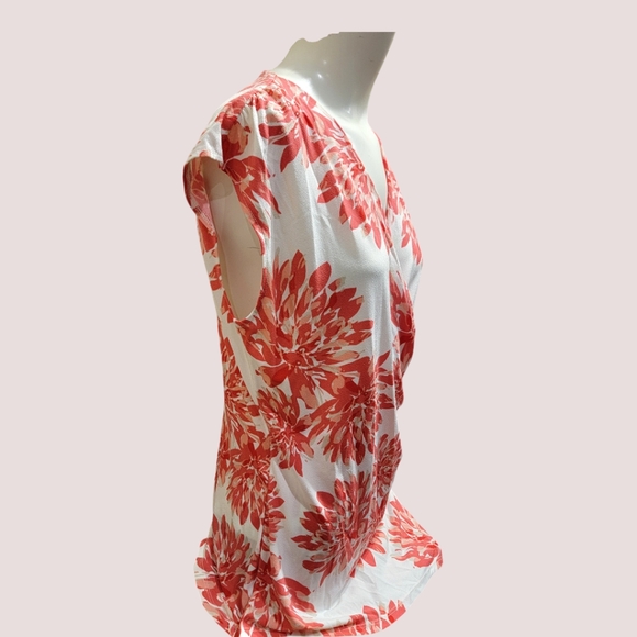 Ann Taylor Sleeveless Surplice V-Neck Top - Picture 2 of 6